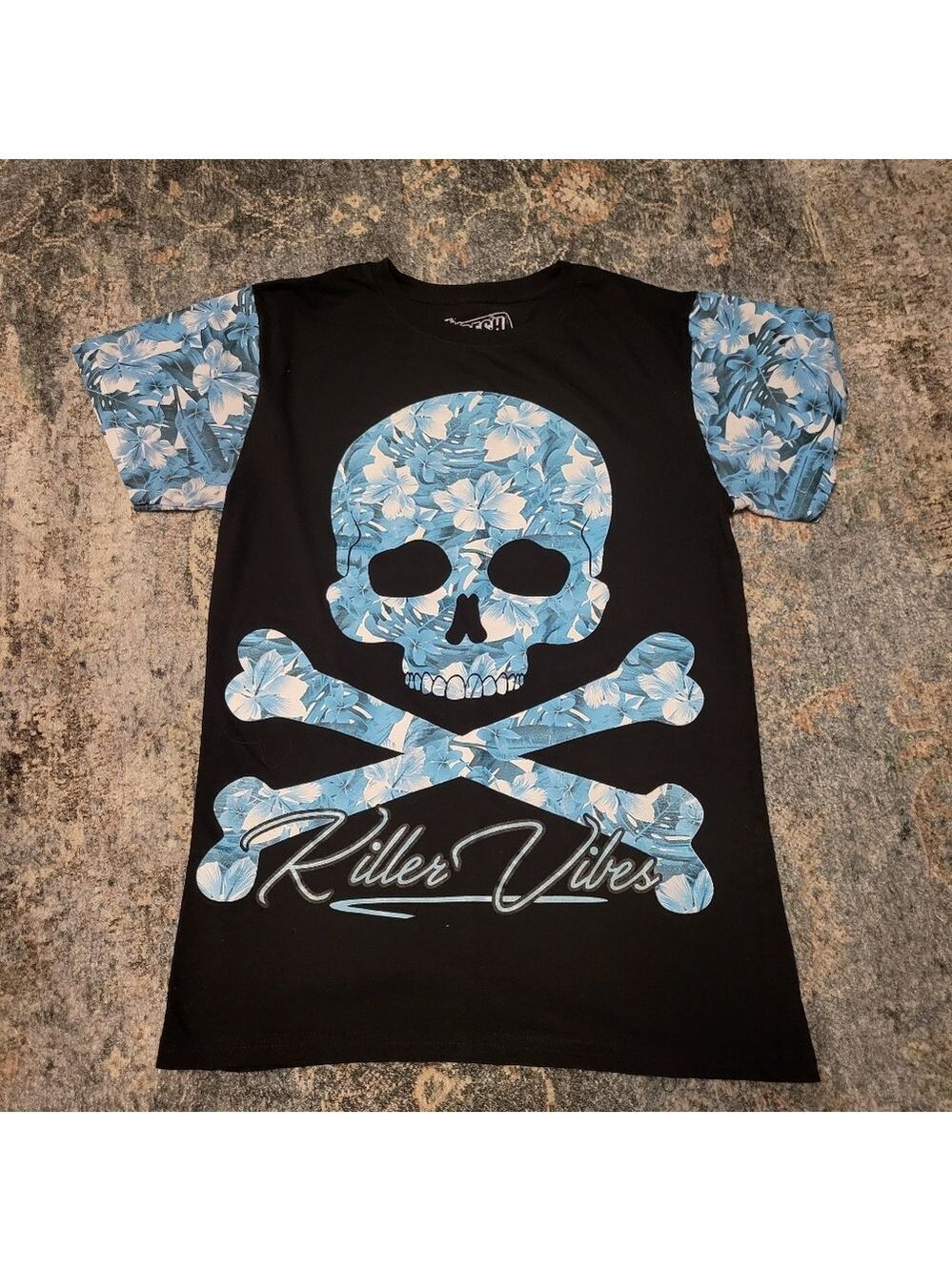 Fresh Laundry Skull Graphic T-Shirt Black and Blue Size S